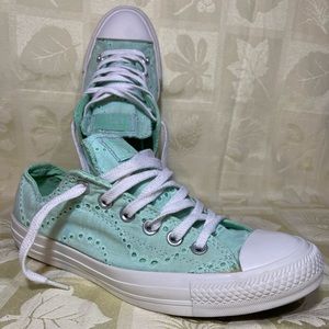 Sea foam green lace trim converse shoes size 8